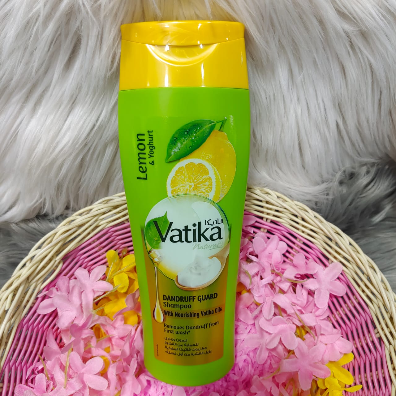 Vatika Naturals Lemon & Yoghurt Dandruff Guard Shampoo 400 ML Cut