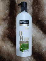 Tresemme Detox & Nourish Ginger & Green Tea Conditioner | Revitalizing Haircare Solution - Best Price in Bangladesh | Shampoobd