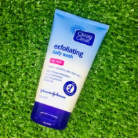 Clean & Clear Exfoliating Daily Wash - 150ml: The Ultimate Skin Cleanser for a Fresh, Clear Complexion