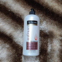 TRESemme Expert Selection Keratin Smooth Conditioner: Unleash the Power of Smoother, Shinier Hair