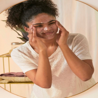 Vitamin C Glow Boosting Microdermabrasion