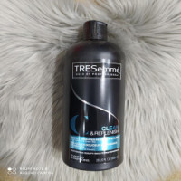 TRESemmé Cleansing Shampoo for Everyday Use, Clean and Replenish Vitamin C and Green Tea Clarifying Shampoo｜ TRESemmé Shampoo