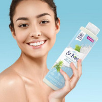 St. Ives Sea Salt & Pacific Kelp Exfoliating Body Wash 650ml