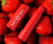 Dot & Key Barrier Repair Hydrating Lip Balm SPF 50