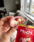 Royal Family Mochi Strawberry Cheesecake 8 Piece Pack 120g