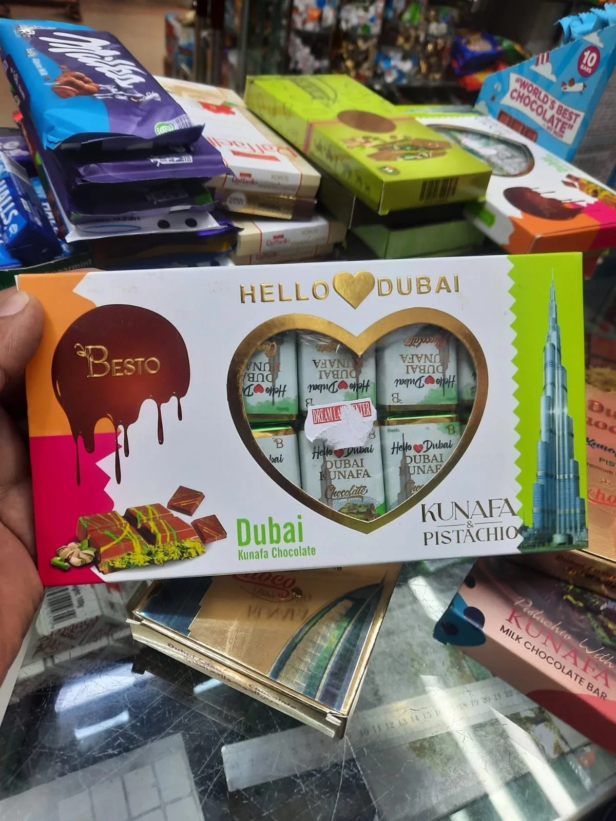 Besto Dubai Kunafa & Pistachio Chocolate 220g
