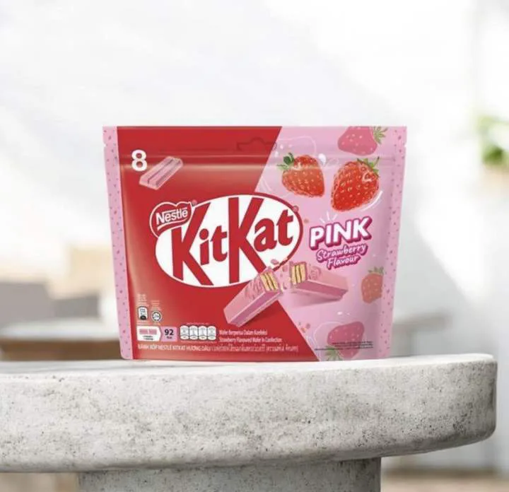 Nestle KitKat Pink Strawberry Flavour 136g