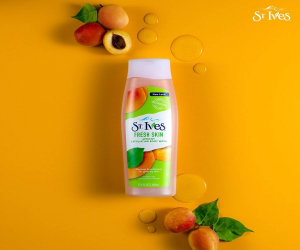ST.Ives Fresh Skin Apricot Exfoliating Body Wash 400ml