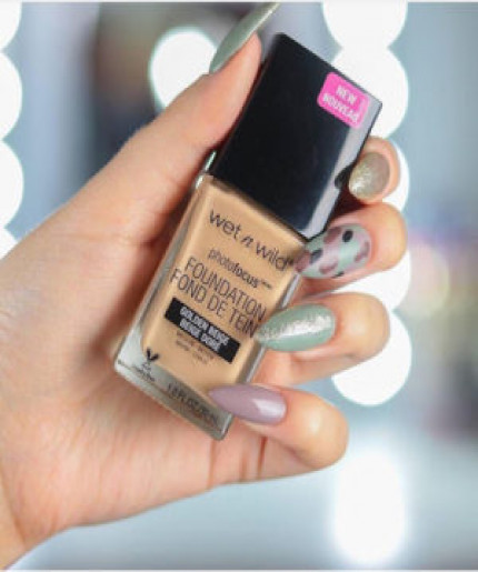 Wet n Wild Photo Focus Foundation in Golden Beige - 30ml: Achieve Flawless Coverage and Stunning Photos