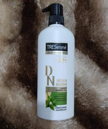 Tresemme Detox & Nourish Ginger & Green Tea Conditioner | Revitalizing Haircare Solution