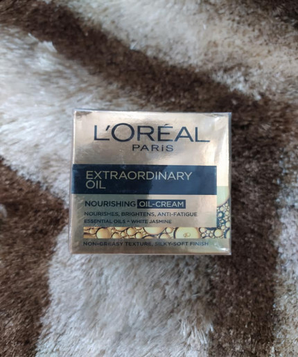 L'Oreal Paris Extraordinary Oil Nourishing Oil-Cream 50ml - Nourish Your Skin with Luxurious Care