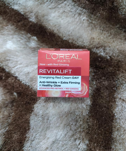 Classic Energising Red Day Cream 50ml - Boost Your Skin's Radiance