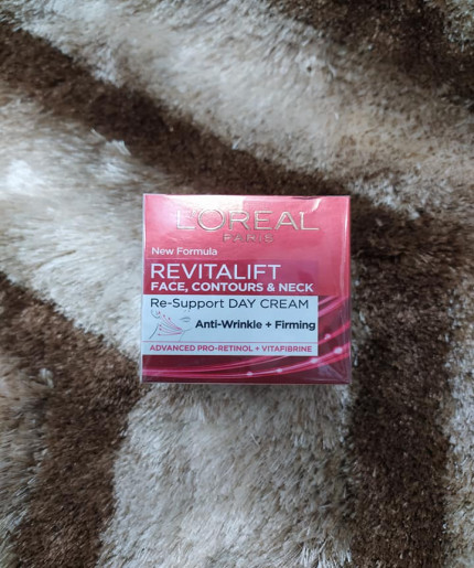 L’Oreal Paris Revitalift Face Contours and Neck Cream 50ml: Enhance Your Skin with Youthful Vibrance