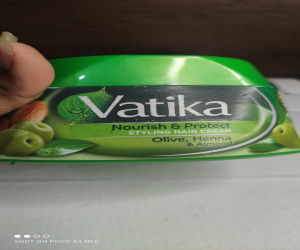 VATIKA NOURISH & PROTECT HAIR CREAM 140ML