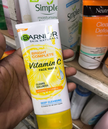 Garnier Light Complete Duo Action Face Wash 00gm