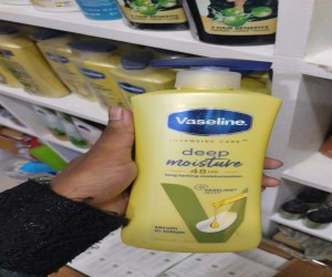 Vaseline Deep Restore Body Lotion for dry skin