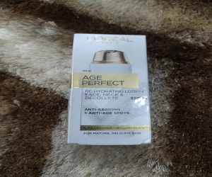 L'OREAL PARIS AGE PERFECT FACE, NECK & CHEST SPF 15 REHYDRATING LOTION 50ML