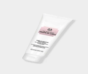 Radiant Glow: Brightening Cleansing Foam for a Refreshed Complexion