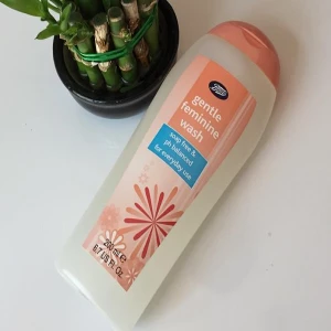 Discover the Luxurious Boots Gentle Smooth Feminine Wash - 200ml
