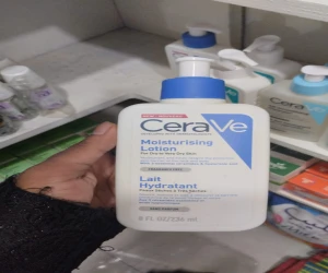 Cerave Moisturising Lotion for healthy glowing skin
