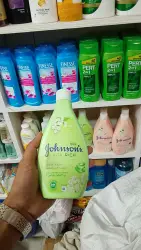 Johnson's Vita-Rich Body Wash 400ml